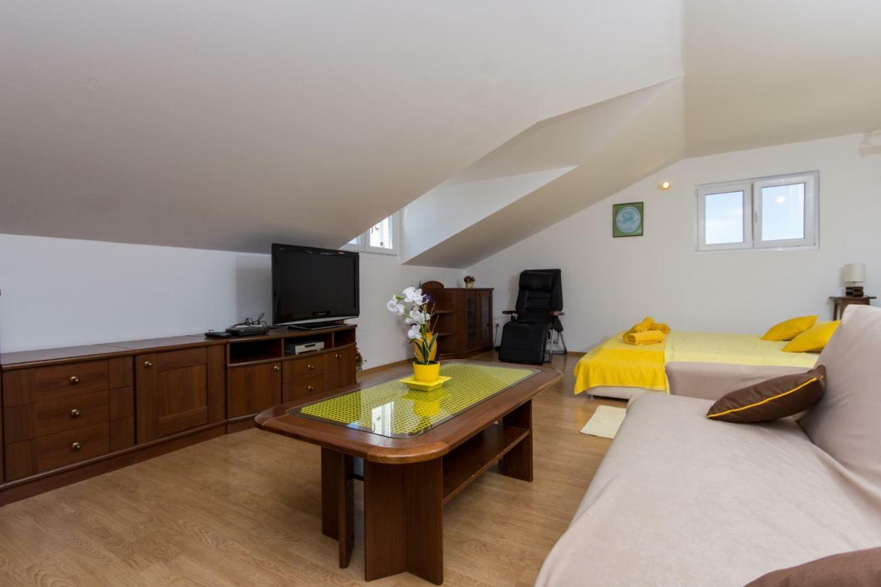 Apartmani Zana Okrug Gornji Exterior photo