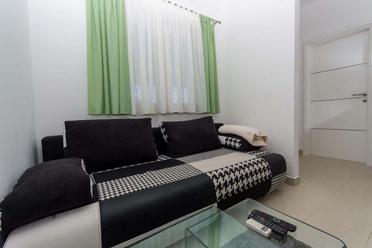 Apartmani Zana Okrug Gornji Exterior photo